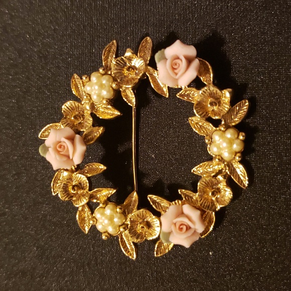 no brand Jewelry - Gold-Tone Pink Porcelain Rose Wreath Brooch.